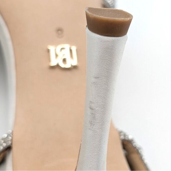 Badgley Mischka Effie Bow Stiletto Heel Sandals Women's White Size US8 EU39 - Picture 7 of 11